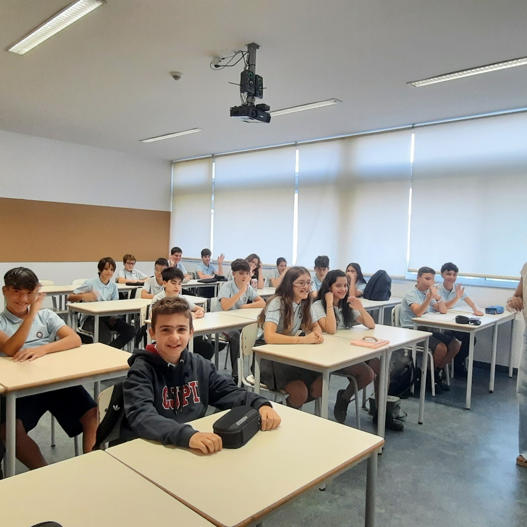 Alunos em sala de aula no Colégio João Paulo II